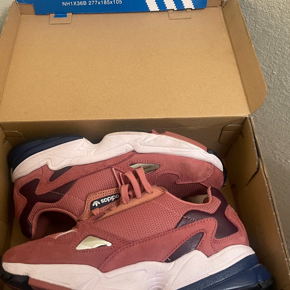 Adidas - Picture 5 of 5